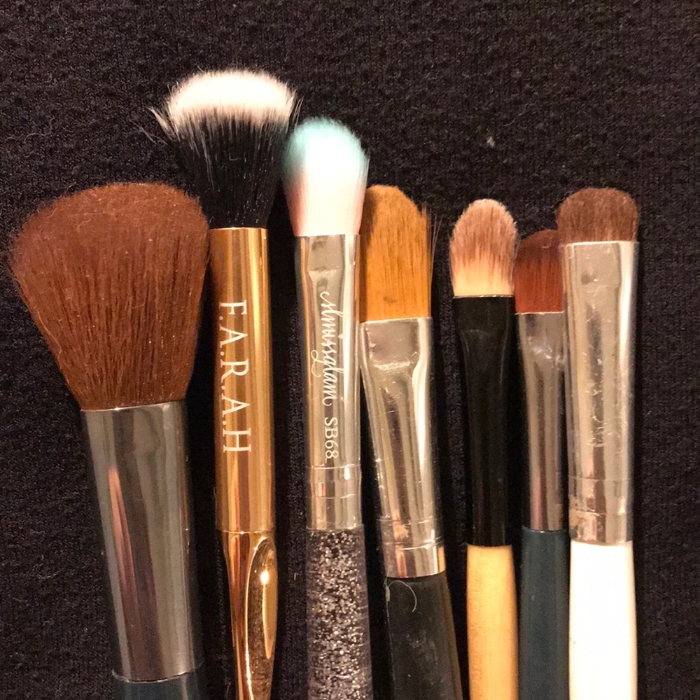 💛 2 for $20 Set of 7 makeup brushes - Picture 2 of 3